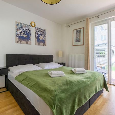 Apartment With Garden Close To Stadthalle, Westbahnhof Wina Bagian luar foto