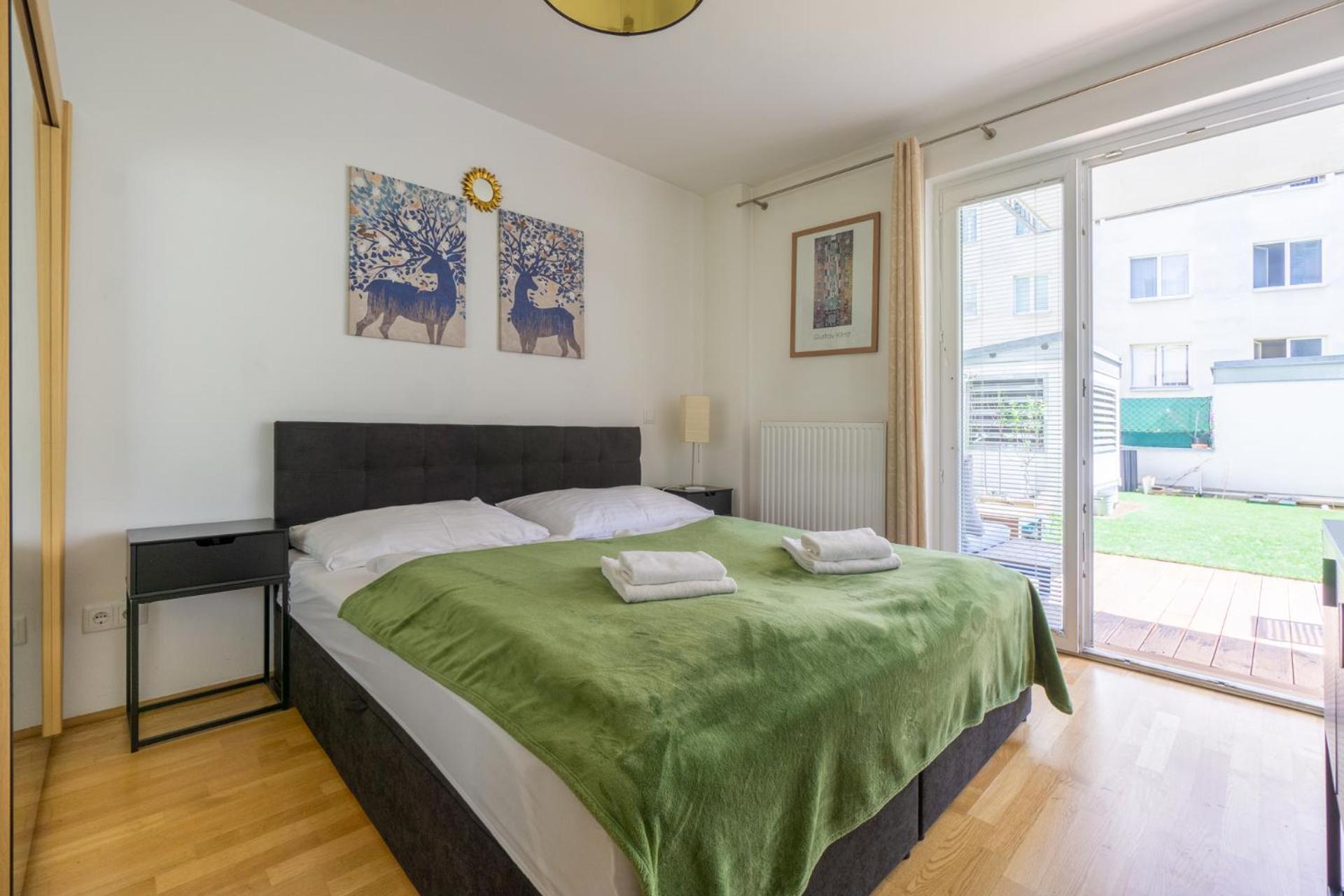 Apartment With Garden Close To Stadthalle, Westbahnhof Wina Bagian luar foto