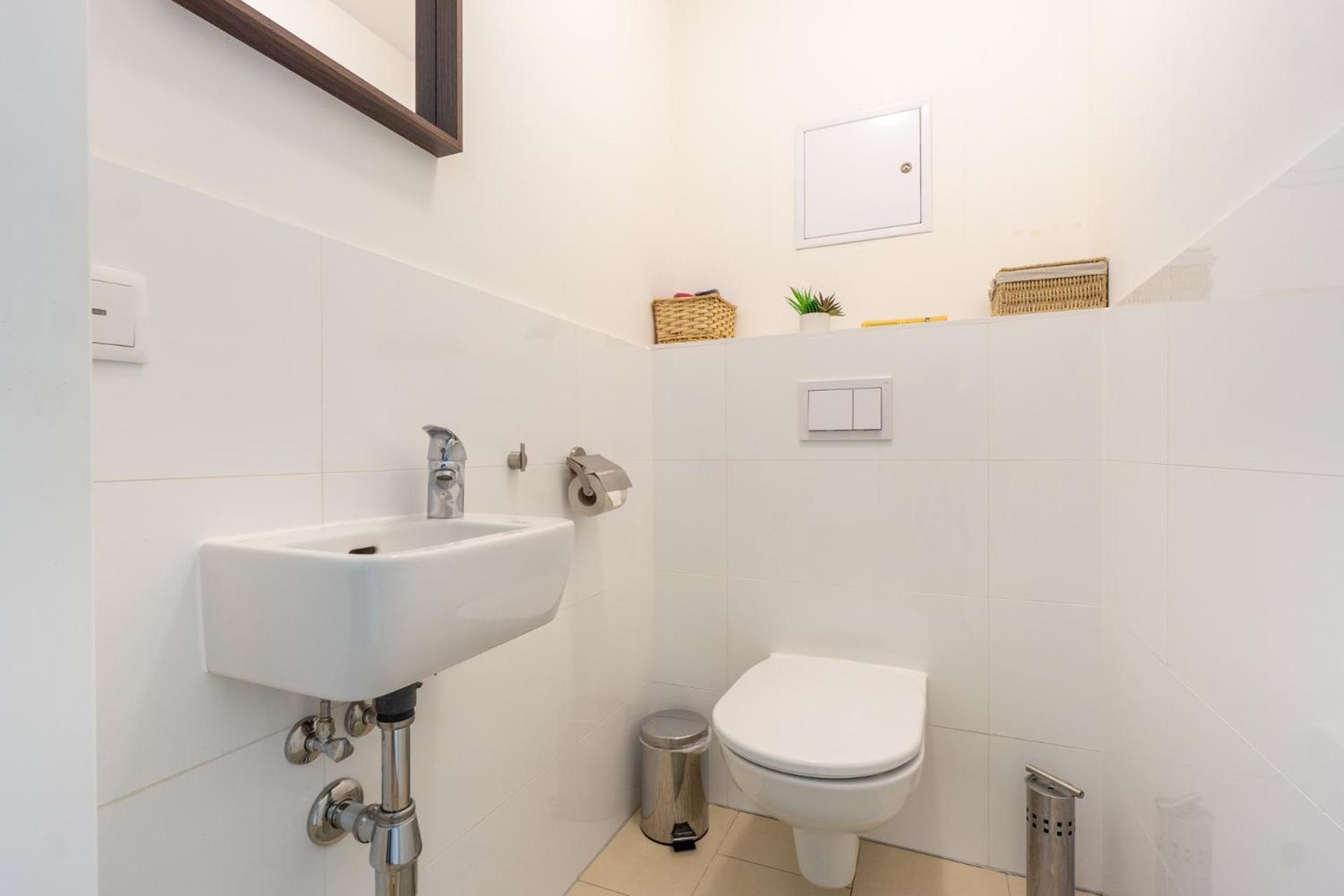 Apartment With Garden Close To Stadthalle, Westbahnhof Wina Bagian luar foto