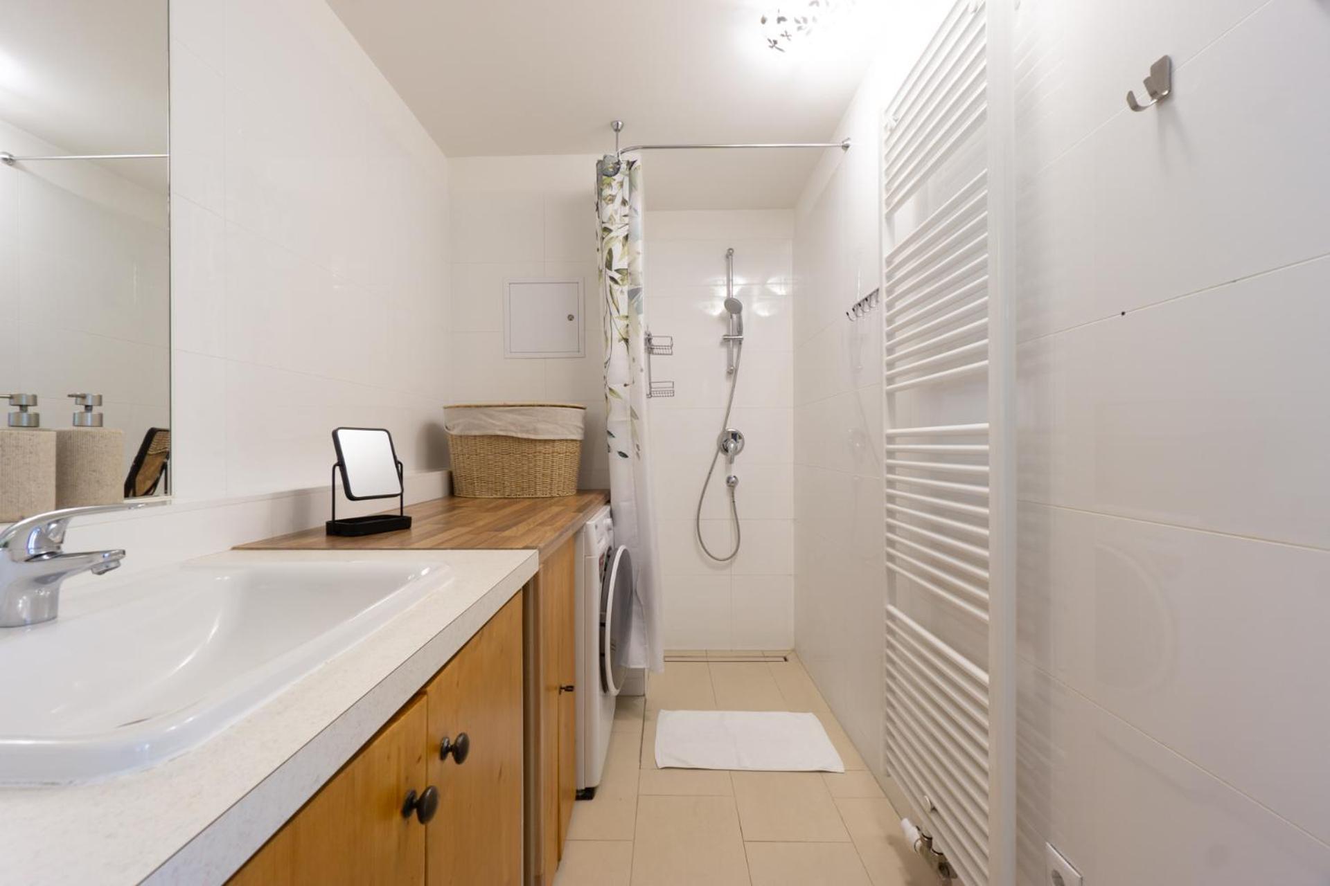Apartment With Garden Close To Stadthalle, Westbahnhof Wina Bagian luar foto