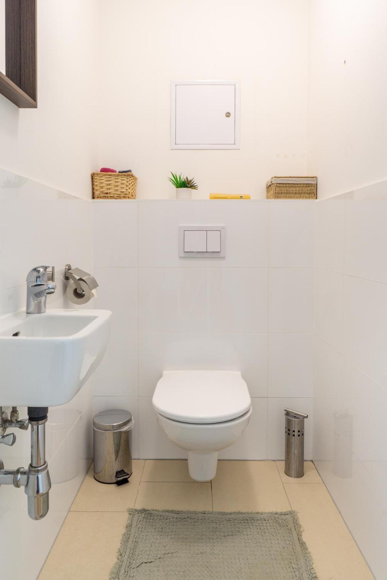 Apartment With Garden Close To Stadthalle, Westbahnhof Wina Bagian luar foto